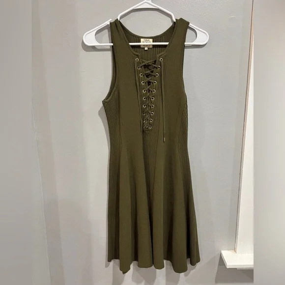 TORN BY RONNY KOBO Medium LACE UP TEXTURED FIT AND FLARE SLEEVELESS DRESS OLIVE - Picture 2 of 10